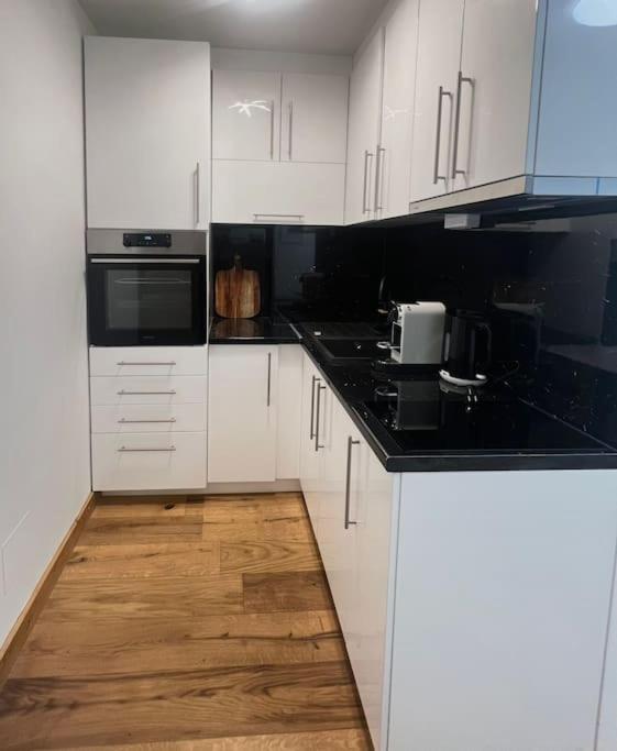 וינה Cosy Apartment מראה חיצוני תמונה
